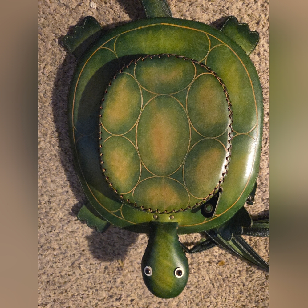 Green Turtle-Shaped Reptile Carrier Authentic